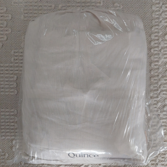 NWT- Quince European Linen Embroidered Duvet Cover & Shams! King/ Cal King(726) - Picture 14 of 14